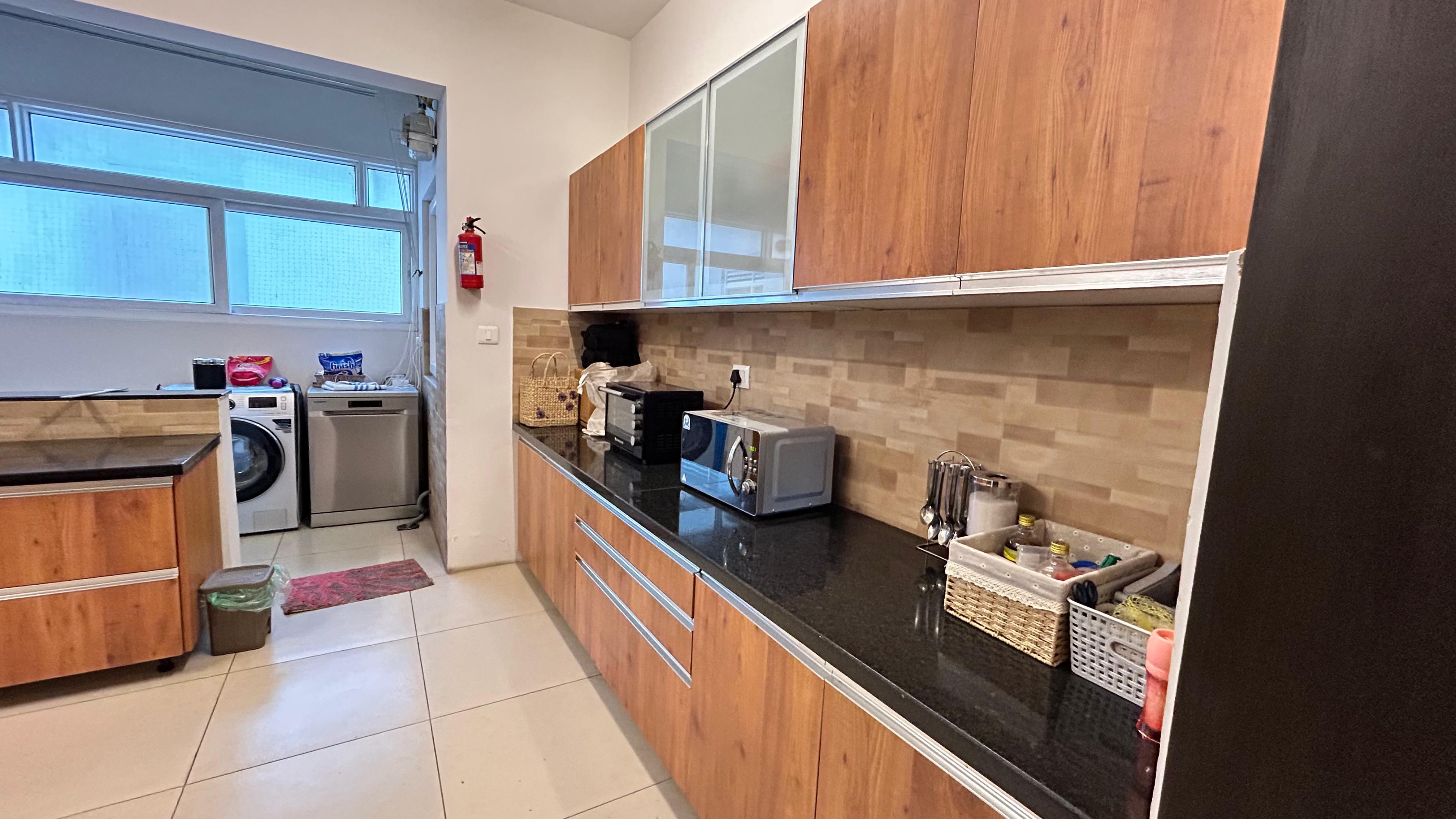 Luxury 4 BHK Apartment - Gated Society 1